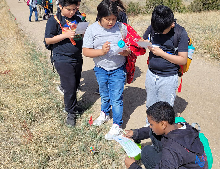kids on a nature field trip